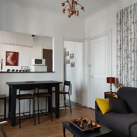 Apartment Pied De *